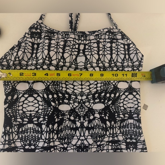 Lululemon Power Y Tank White Black Glacier Lace Racerback Built in Bra Sz 4 - Picture 10 of 11